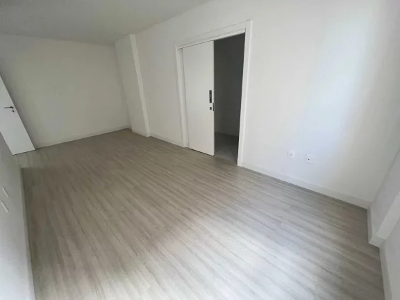 Imagem Apartamento com 4 suítes e 3 vagas de garagem em - Meia Praia - Itapema/SC