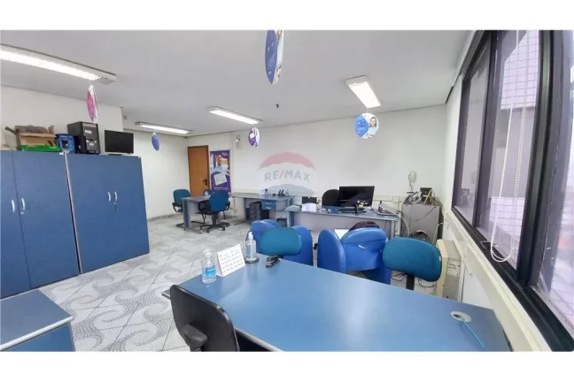 Imagem Sala comercial com 37m² 2 banheiros 1 copa 1 vaga na Saúde próximo ao metrô