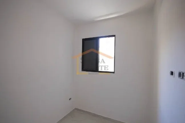 Imagem Apartamento com 44m², dispõe de 2 dormitórios, 1 banheiro, sala dois ambientes, cozinha com gabin...