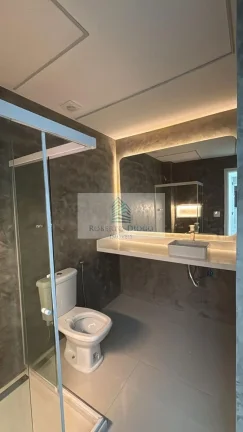 Imagem Apartamento à venda em Copacabana-RJ: 3 quartos, 1 suíte, 1 sala, 3 banheiros, 120m² de área. Venha conferir!