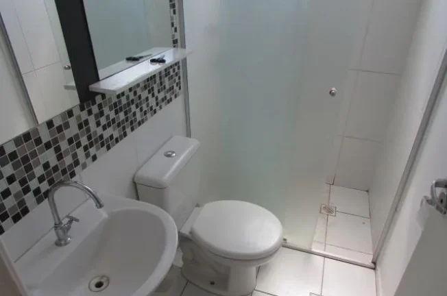 Imagem Apto mobiliado com sala , cozinha com armarios, cock top, geladeira, microondas, área de serv. wc s...