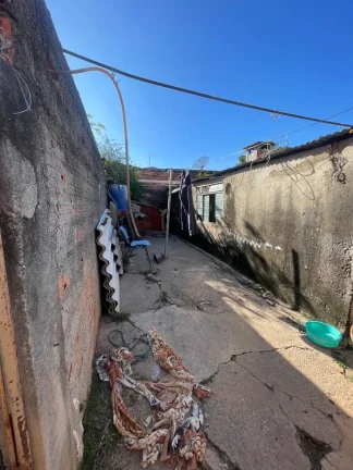 Imagem Imperdível Casa à Venda em Sorocaba-SP, Bairro Cajuru do Sul: 3 Quartos, 1 Suíte, 3 Salas, 2 Banheiros, 2 Vagas, 180,49 m².