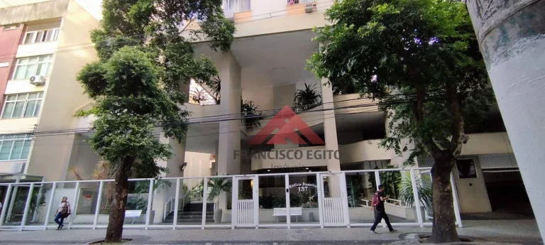 Imagem Apartamento com sala dois quartos dependencias completa,vaga de garagem na escritura em excelente localização,miolo de icarai,proximo a todo comércio