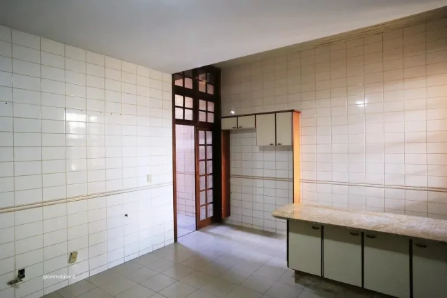 Imagem Casa com aproximadamente 200m² em um lote de 360m² de área, ideal para quem busca espaço, confor...