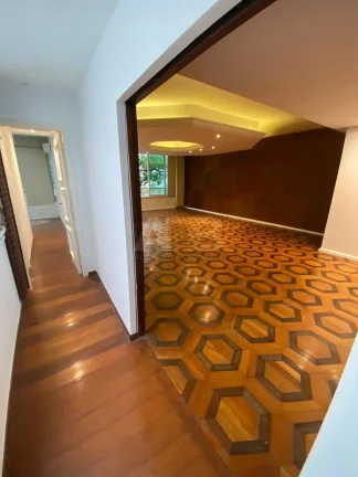 Imagem Apartamento no Leblon, 4 Quartos, 219m2, 1vaga, Quadra da Praia