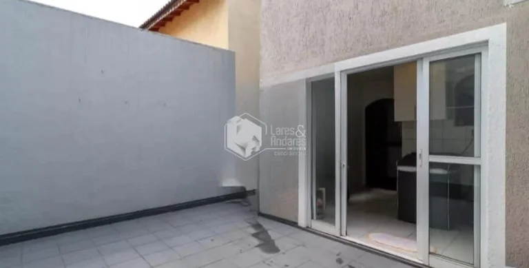 Imagem SOBRADO À VENDA, COM 3 DORMS SENDO UMA SUÍTE, ARMARIO NA COZINHA E QUARTOS, 2 VAGAS - VILA SANTA MARIA
