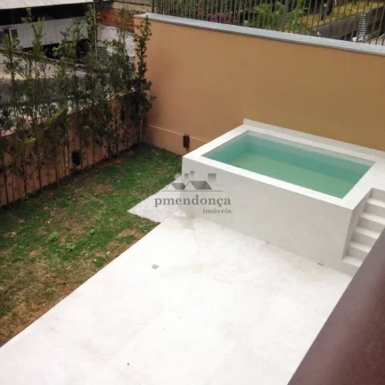 Imagem Apartamento duplex com piscina à venda em Higienópolis com 2 suítes e 2 vagas.