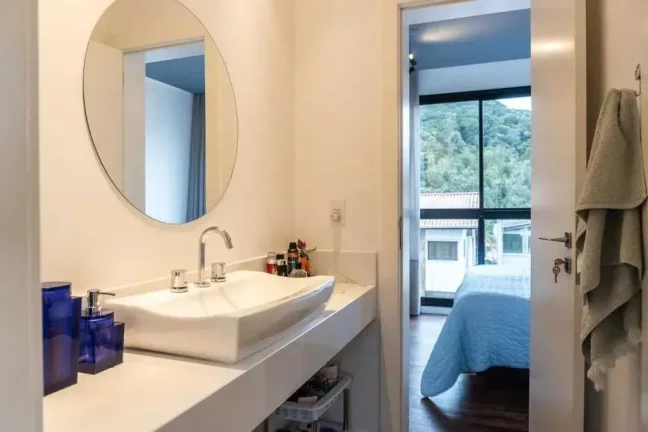 Imagem Casa moderna com 3 dormitórios sendo 1 suíte e 2 demi e 2 vagas, Ariribá - Balneário Camboriú/SC