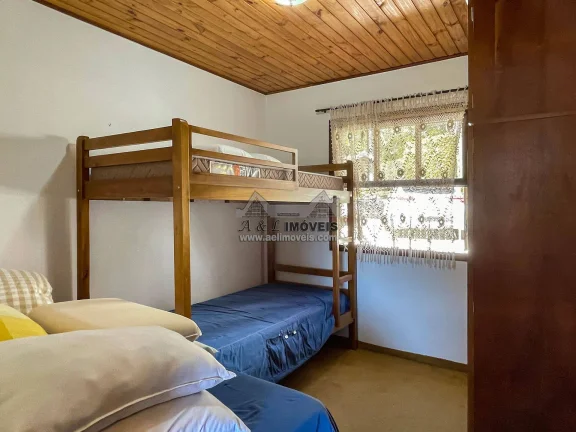 Imagem Apartamento 3 Dormitórios à Venda em Campos do Jordão | com Lareira