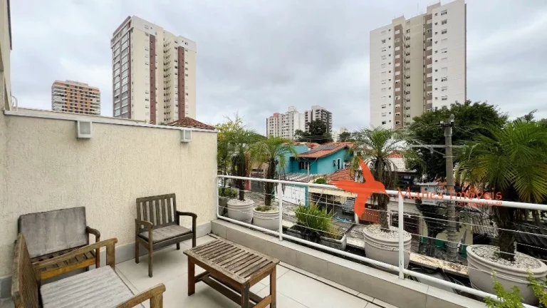 Casa em Condomínio na Vila Romana - 3 quartos, 1 suíte, 2 salas, 4 banheiros, 2 vagas - São Paulo-SP