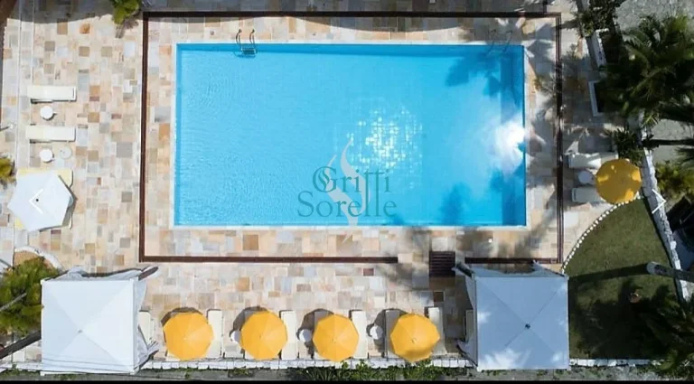 Imagem Hotel à Venda, beira mar, na Praia da Enseada - Ubatuba/SP.