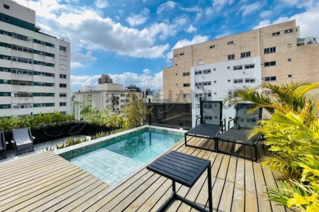 Imagem Venha se encantar com essa incrível cobertura no coração do Itaim Bibi, no Condomínio Edifício Igarapé! Completamente reformada, essa cobertura de 2