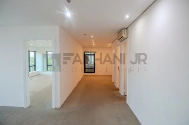 Imagem Sala Comercial de Alto Padrão no Jardim Paulista: 2 salas, 3 banheiros, 3 vagas de garagem, 68m² - São Paulo-SP