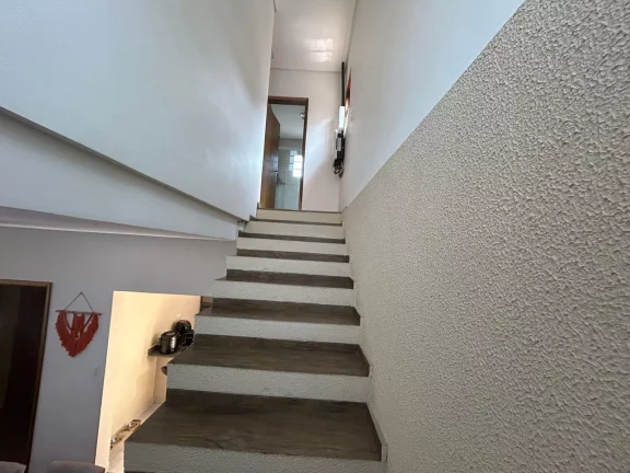 Imagem VENDO LINDO SOBRADO DE 04 DORMITÓRIOS NO BAIRRO JABAQUARA!