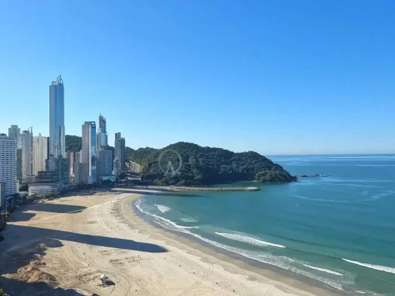 Imagem Apartamento frente mar com 3 suítes e 3 vagas de garagem em Balneário Camboriú/SC