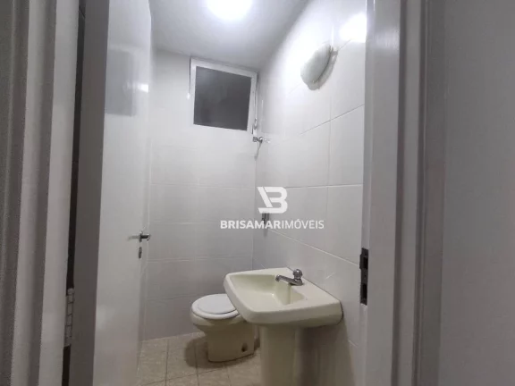 Imagem PITANGUEIRAS- APARTAMENTO NO CALÇADÃO, COM 3 DORMITÓRIOS, 50 METROS DA PRAIA DE PITANGUEIRAS.