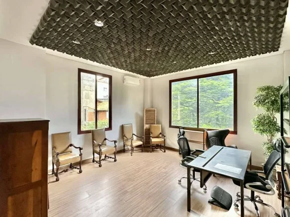 Imagem Centro Com. ÁAREA - Salas 1 e 2 - 81,01 m² + 2 vagas- ALUGADO C/ RENDA