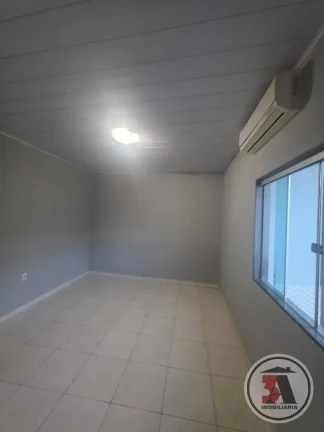 Imagem Casa 4/4 com Piscina Zona Sul