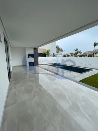 Imagem Casa á venda com 4 dormitórios no Balneário Rosa do Mar em Passo de Torres/SC