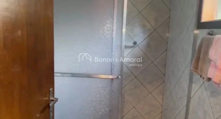 Imagem Sítio à venda em Amparo/SP - 32.000 m² com lago, piscinas e 3 casas

Sítio com 32.000 m² em exc...