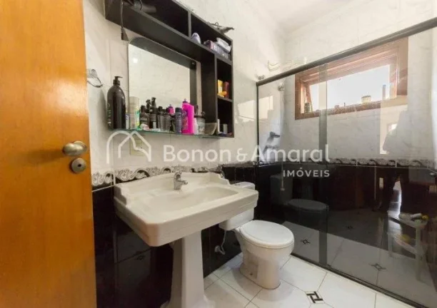 Imagem Localização privilegiada. Hall de entrada com escritório. Sala de estar, sala de jantar, lavabo, ...