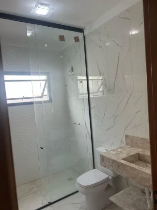 Imagem Imóvel de luxo no Jardim Astro em Sorocaba-SP: Casa em condomínio com 4 quartos, 1 suite, 2 salas, 4 banheiros e 4 vagas.