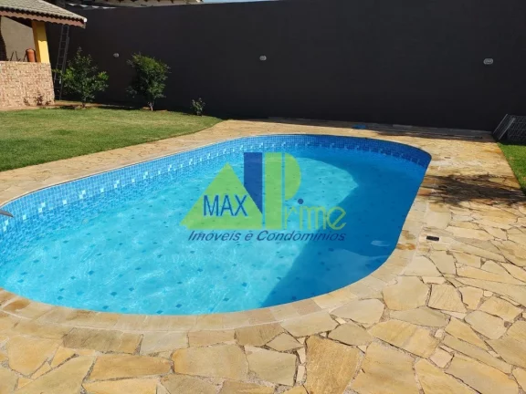 Imagem Imperdível casa de 3 quartos e ampla área na Vila Santista, Atibaia-SP - 1,97m², 1 suíte, 3 salas, 3 banheiros, 6 vagas.