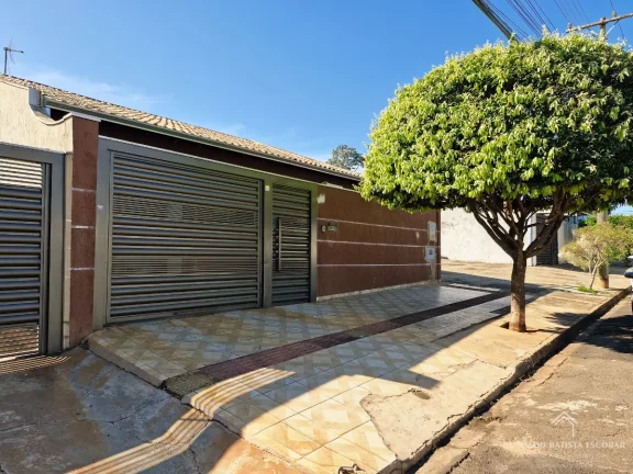 Casa térrea à venda com 3 quartos, energia fotovoltaica no Bairro Maria Ap. Pedrossian