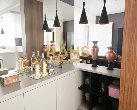 Imagem Para quem busca um bom investimento no bairro Iririu Sobrado possuindo na parte superior : 2 dormitÃ...