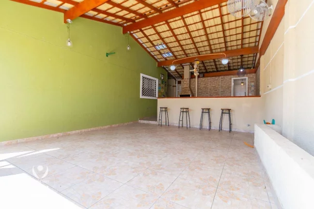 Imagem Sobrado de ESQUINA com ÁREA GOURMET com 3 quartos, 1 Suíte, 1 Demi-Suite, Área Gourmet à venda, 220 m² por R$ 899.900 - Portão - Curitiba/PR