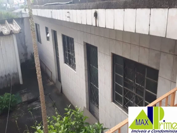 Imagem TERRENO COM 03 CASAS E 01 SALÃO COMERCIAL.