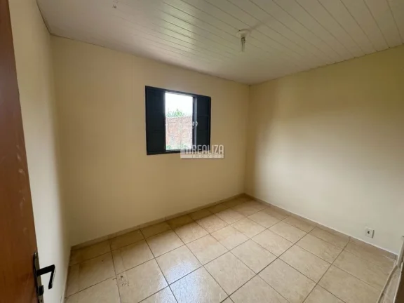 Imagem Casa à venda no Jardim Copacabana, Uberaba - 2 dormitórios e 2 garagens cobertas