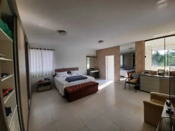 Imagem Casa de alto padrão mobiliada com 3 dormitórios sendo 1 suíte e 5 vagas de garagem em Penha