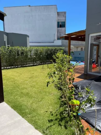 Imagem Casa com 3 dormitórios à venda em condomínio fechado em Balneário Camboriú/SC