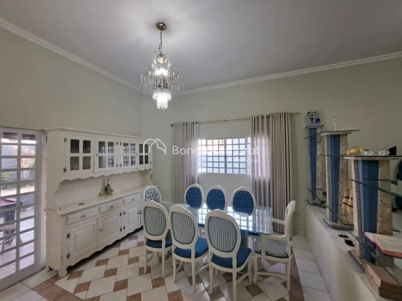 Imagem No térreo salas de estar, jantar e escritório, cozinha planejada mais varanda com espaço gourmet ...