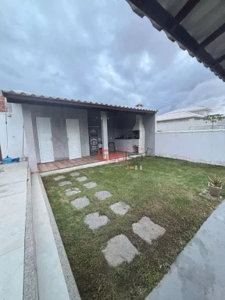 Imagem Casa com 3 dormitórios à venda, 130 m² por R$ 600.000,00 - São Matheus - São Pedro da Aldeia/RJ