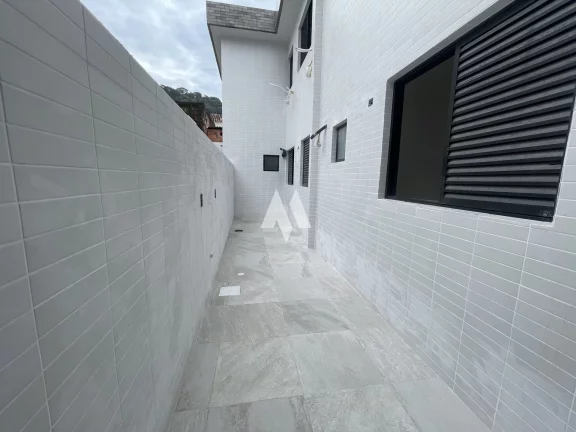 Imagem Ótima sobreposta térrea para sua família, com espaços bem distribuídos e acabamentos de qualidade.