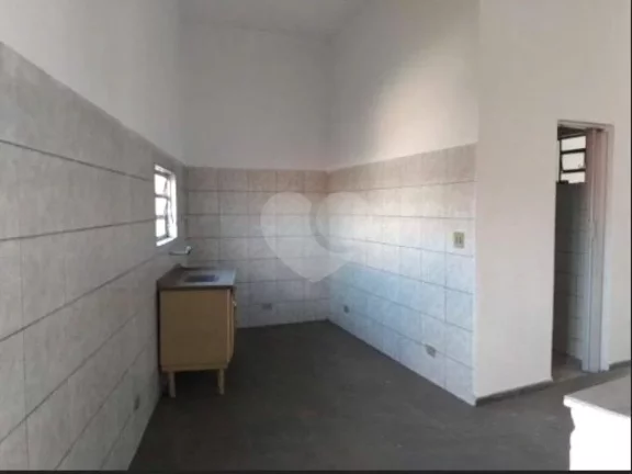 Imagem Salão comercial à venda em Jardim Guayana, Taboão da Serra - SP