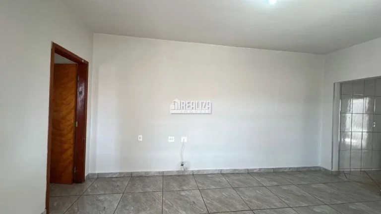 Imagem Casa à venda no Jardim Elza Amuí II, Uberaba - Oportunidade única!