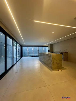 Imagem VENDO CASA 4/4 REFORMADA CONDOMÍNIO-SIM