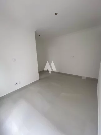 Imagem Casa Sobreposta com 4 Dormitórios e 2 suítes - Embaré / Santos