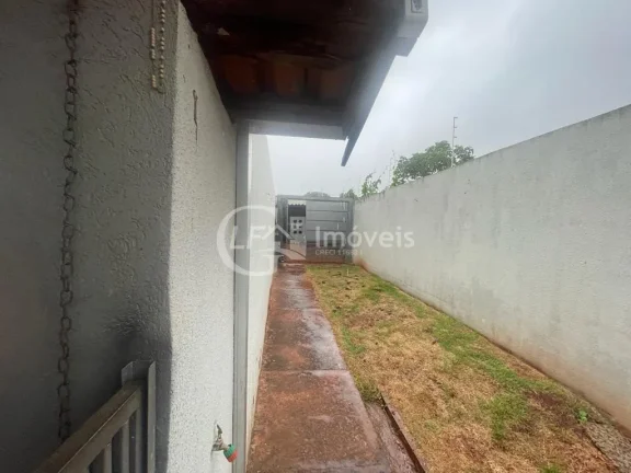 Imagem Imóvel à venda em Campo Grande-MS: Casa de 4 quartos na Vila Marli, com suíte, 2 salas, 3 banheiros, 6 vagas e 220m². Confira!