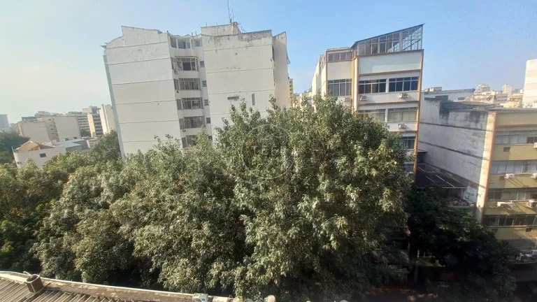 Imagem SALA COMERCIAL na PRAÇA SAENS PENA - R$ 190.000