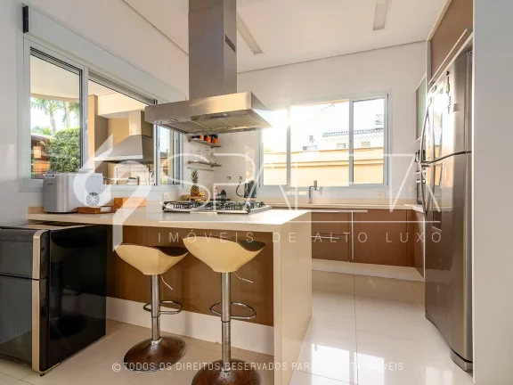 Imagem Lindíssima mansão neo-clássica à venda no condomínio Jardim Acapulco no Guarujá