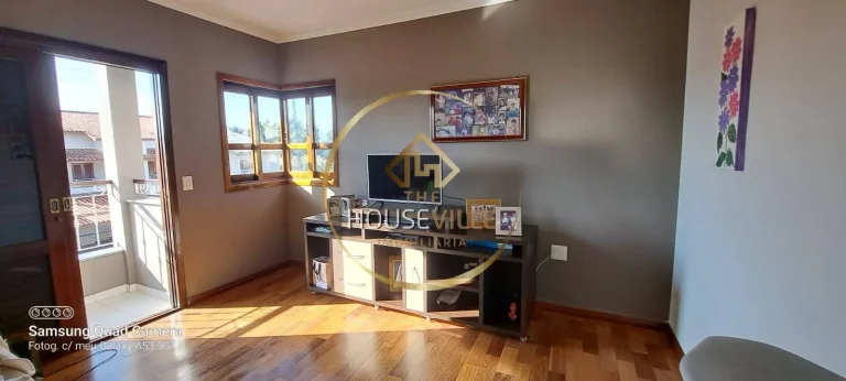 Imagem Casa Sobrado 4 Dormitórios (3 suítes), 3 Vagas, Condomínio Portal da Serra.