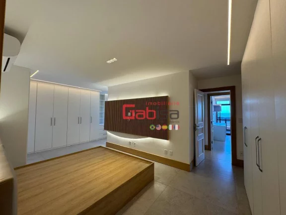 Imagem Apartamento com 3 dormitórios à venda, 250 m² por R$ 3.900.000,00 - Centro - Cabo Frio/RJ
