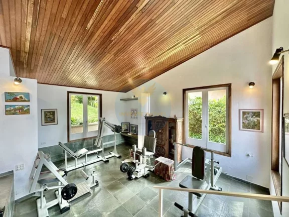 Imagem Casa integrada à venda na Granja Viana miolo, 4dorm, 2suítes