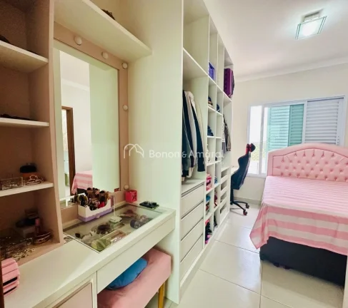 Imagem Esta residência no Condomínio Le Village reúne conforto, espaço e sofisticação em um projeto p...