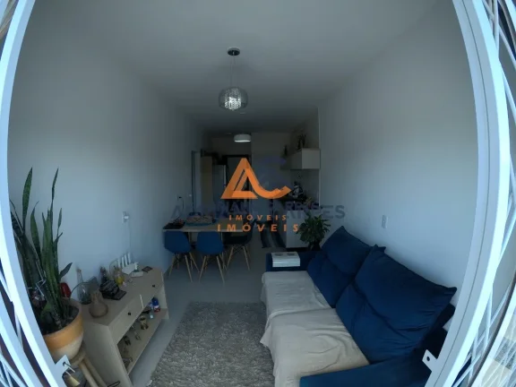 Imagem Casa de esquina com 2 dormitórios, sendo 1 suíte, em Balneário Piçarras Adriano Carpes Imóveis vende