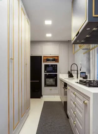 Imagem Apartamento com 3 dormitórios sendo 2 suítes e 3 vagas de garagem no Centro de Balneário Camboriú/SC